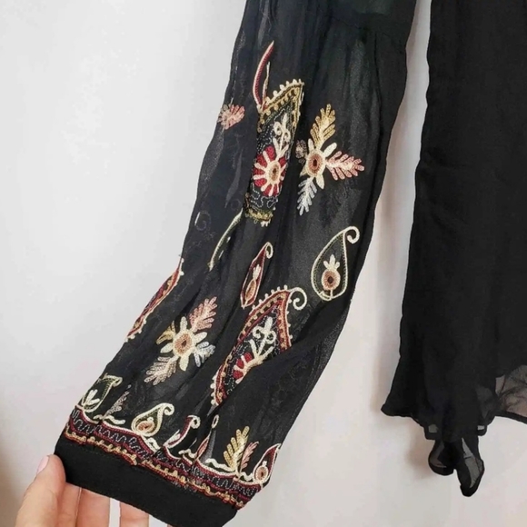 Anthropologie Love Sam Sheer & Embroidered Long Sleeve Women's Blouse Medium - Picture 9 of 9